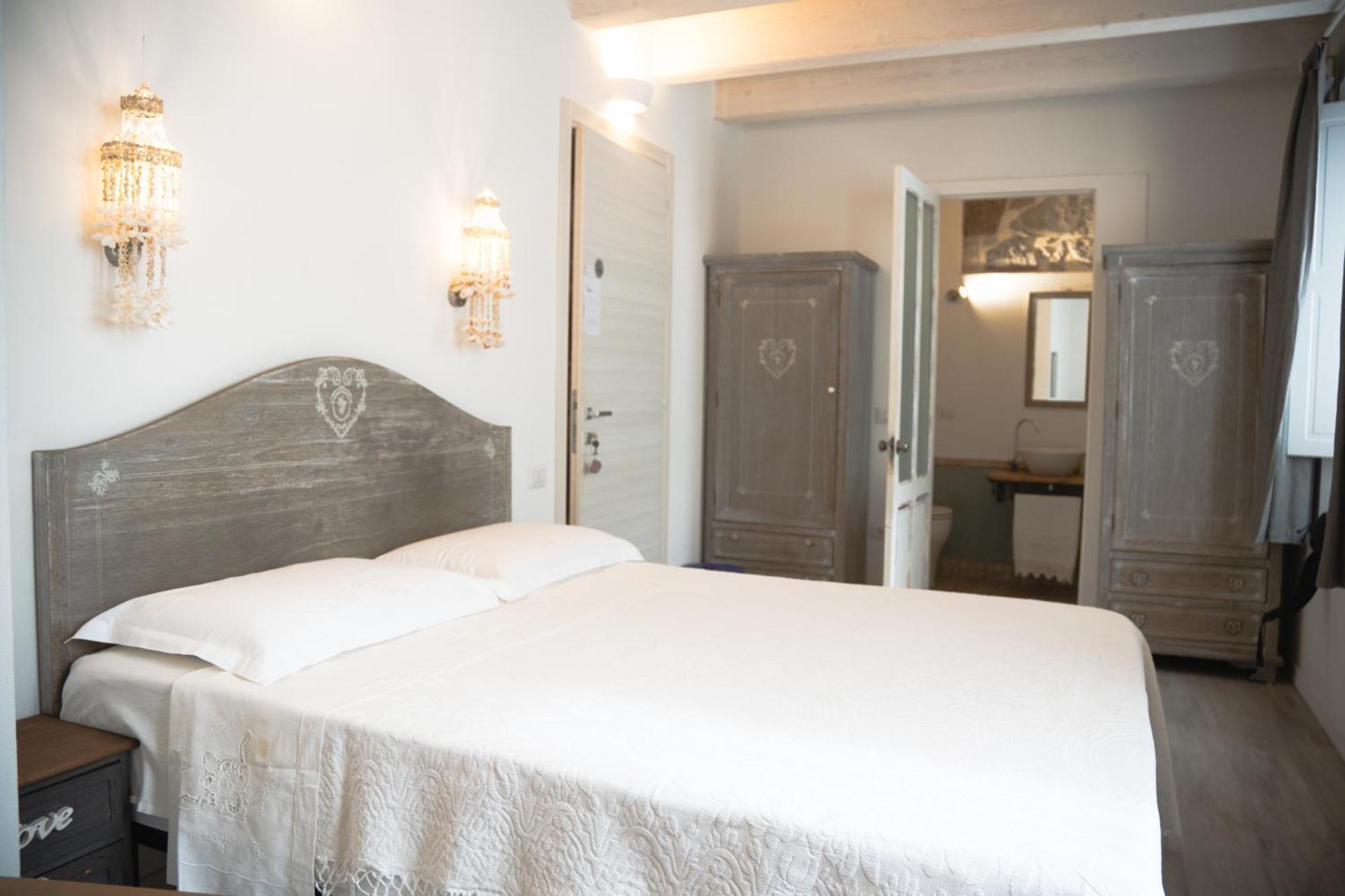 Bed and Breakfast Stanza Viaggio Carloforte  Esterno foto